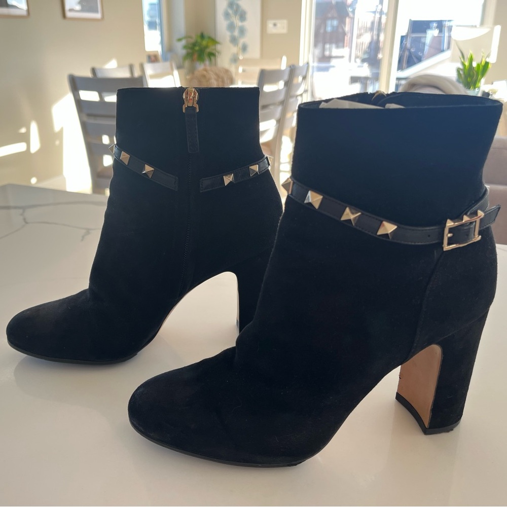 Valentino Garavani - Rockstud Black Suede Ankle Booties in Box - 39 / US 8.5 - Picture 5 of 12